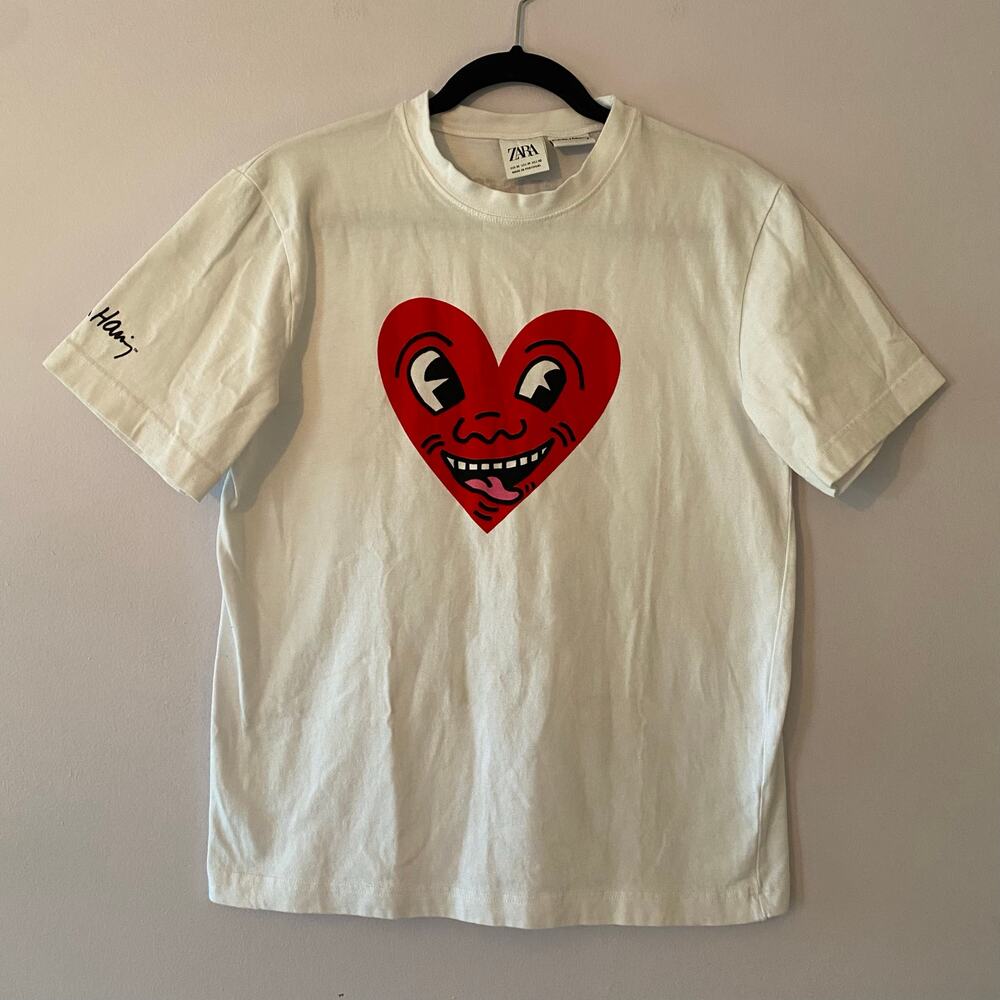 Keith Haring x Zara White Red Heart Crewneck Short Sleeve Tee Men's size Medium